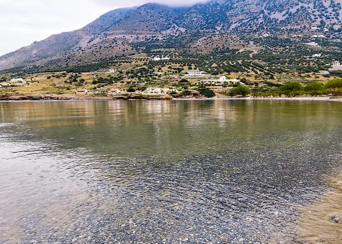 Tholos Alexandra\'S Beachfront House