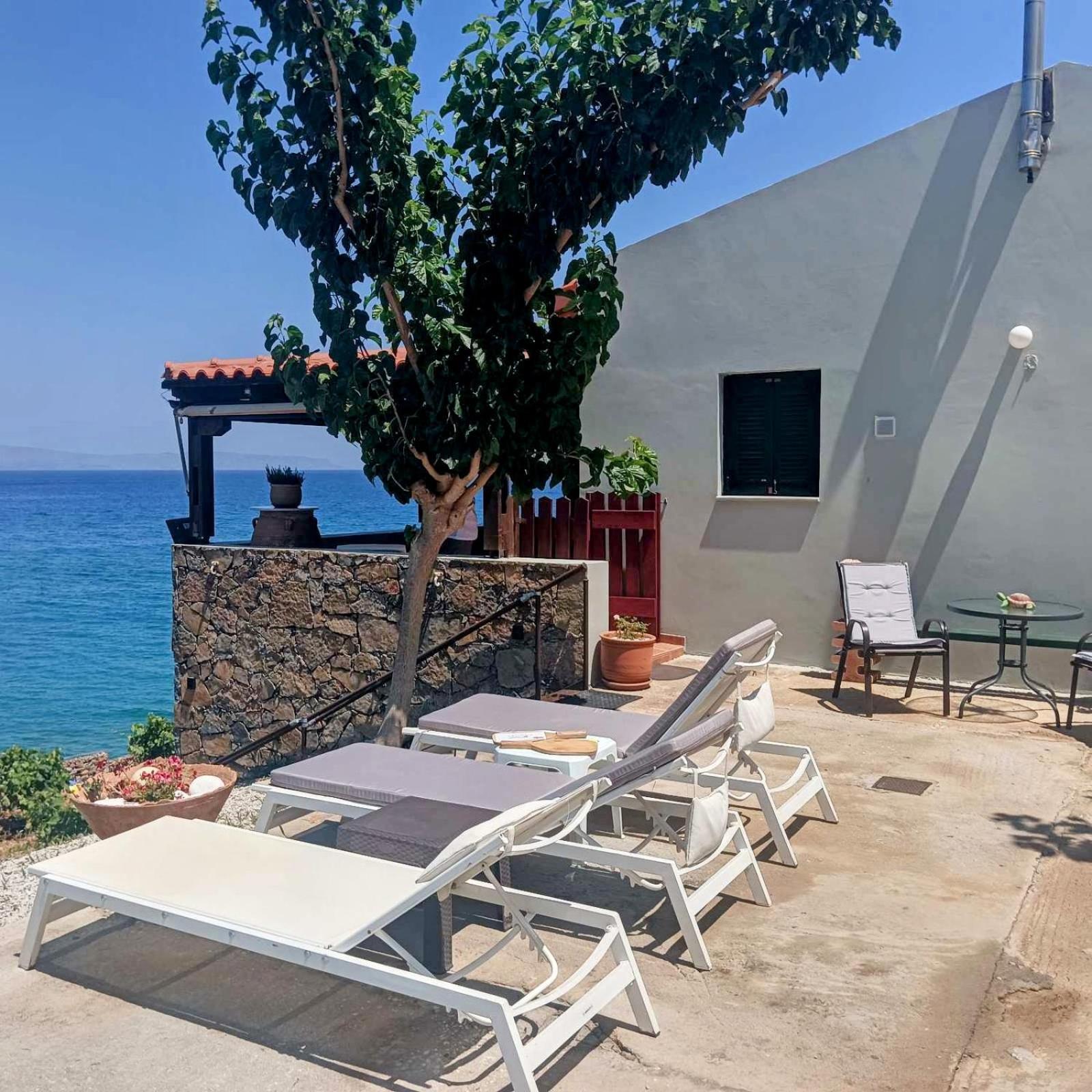 Tholos Alexandra's Beachfront House Holiday home *