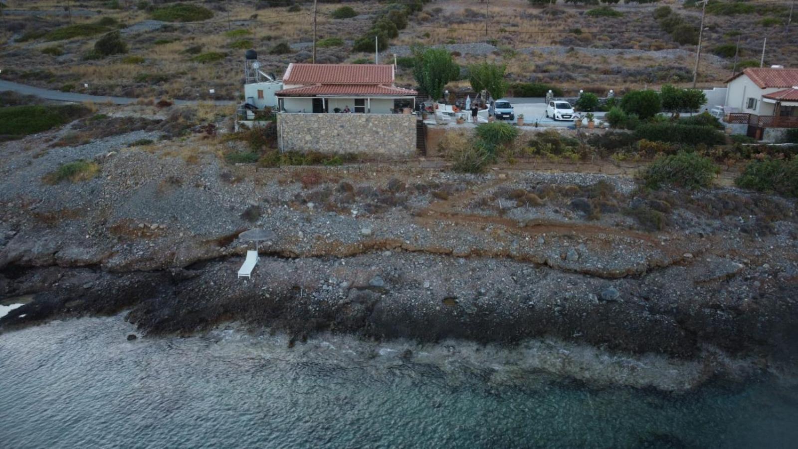 Tholos Alexandra's Beachfront House *