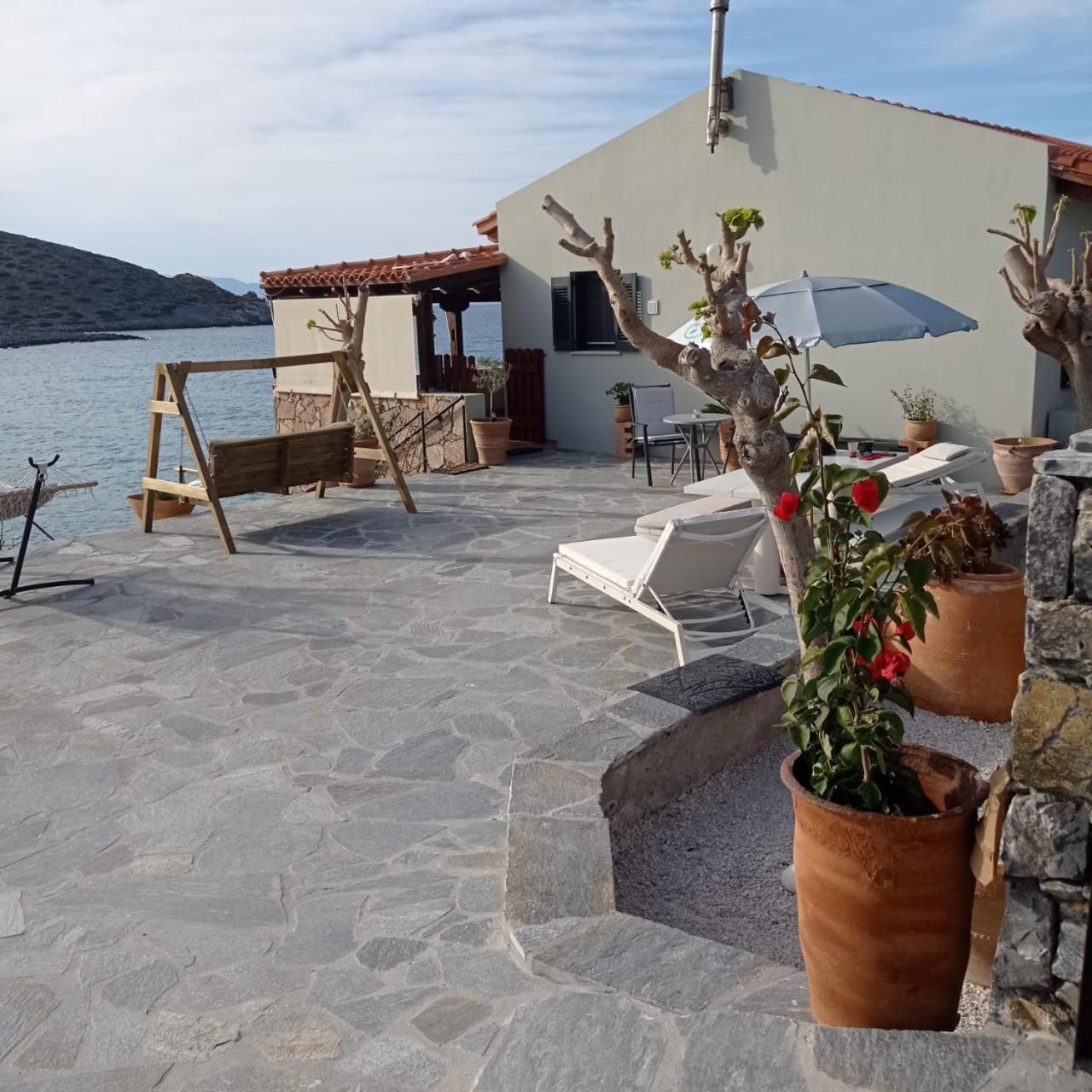 Tholos Alexandra's Beachfront House